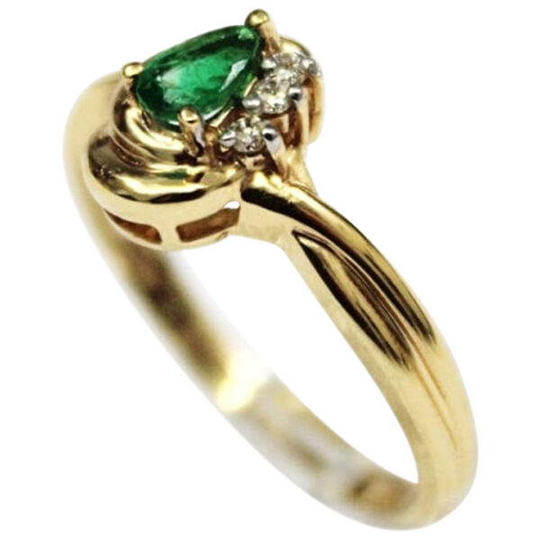 Ladies Emerald and Diamond Ring