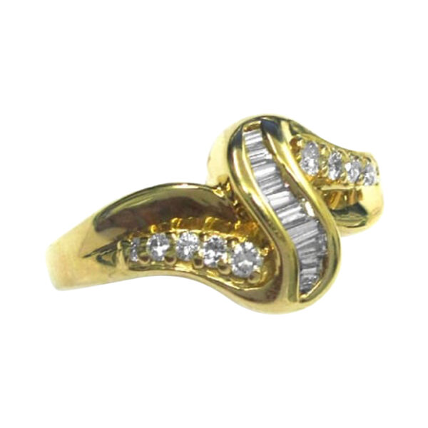 Ladies Diamond Ring - Image 2