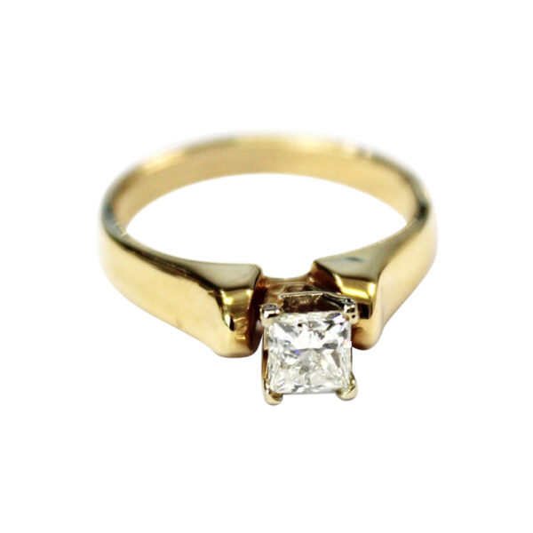 Ladies Engagement Ring