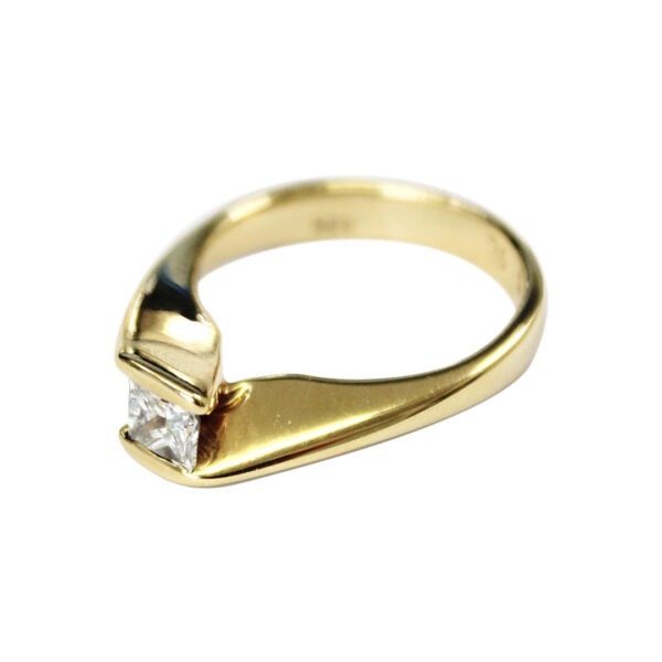 Ladies Engagement Ring - Image 2