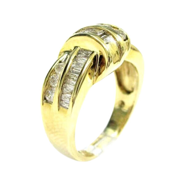 Ladies Diamond Ring - Image 2