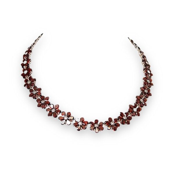 Ladies Garnet necklace