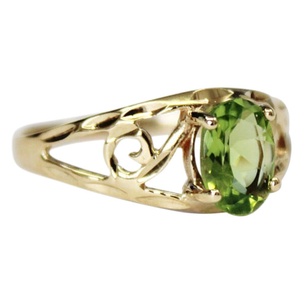 Ladies Peridot Ring - Image 2