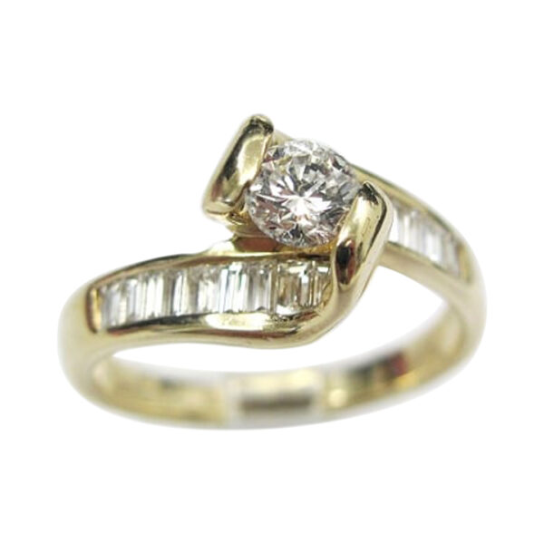 Ladies Engagement Ring