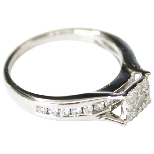 Ladies Engagement Ring - Image 2