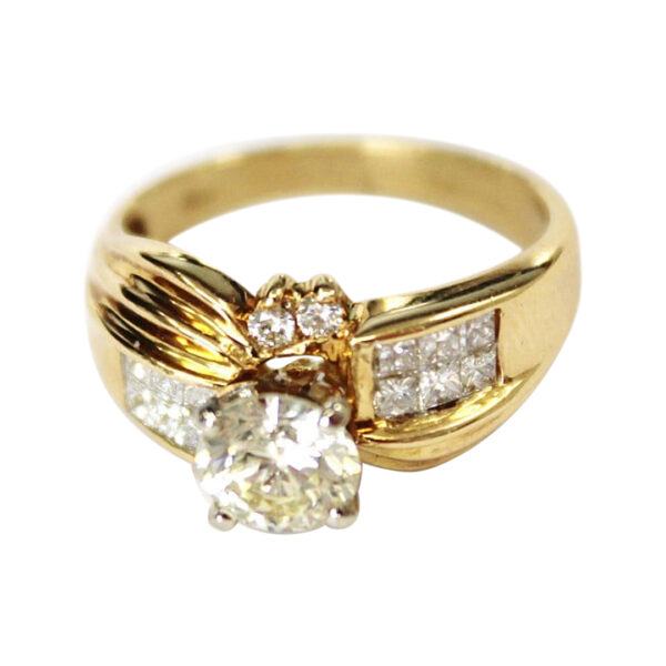 Ladies Engagement Ring