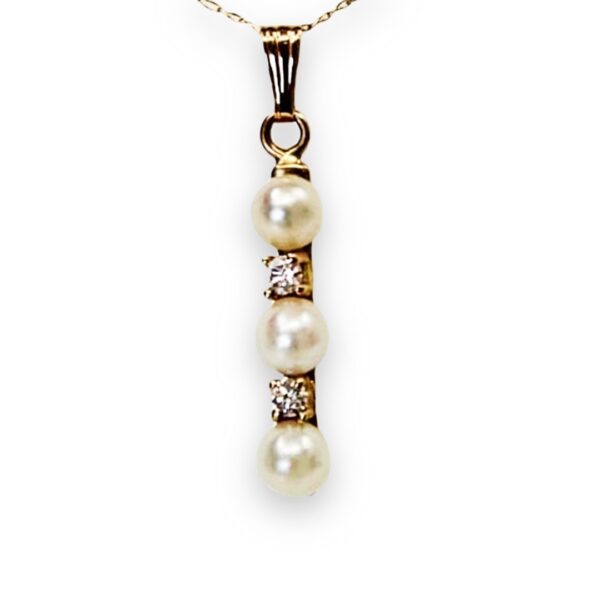 Ladies Pearl and Diamond Pendant