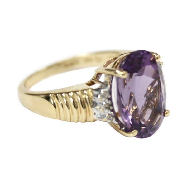 Ladies Amethyst and Diamond Ring - Image 2