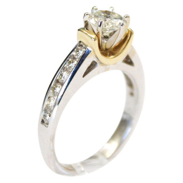 Ladies Engagement Ring