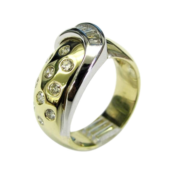 Ladies Diamond Ring - Image 2