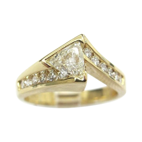 Ladies Engagement Ring