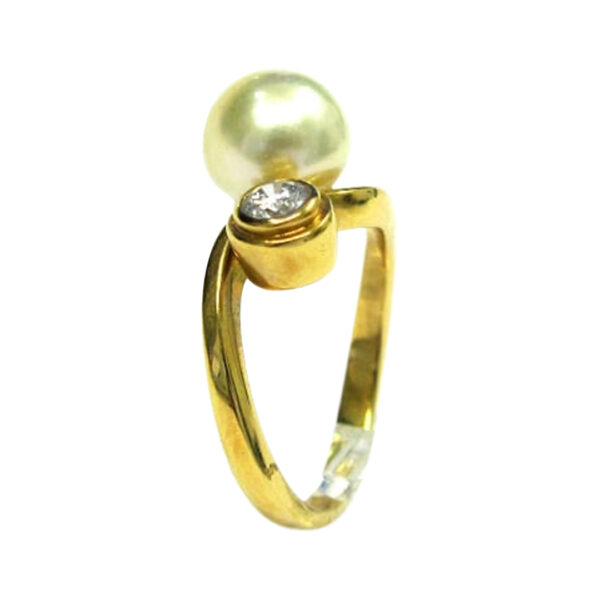 Ladies Diamond and Pearl Ring - Image 2