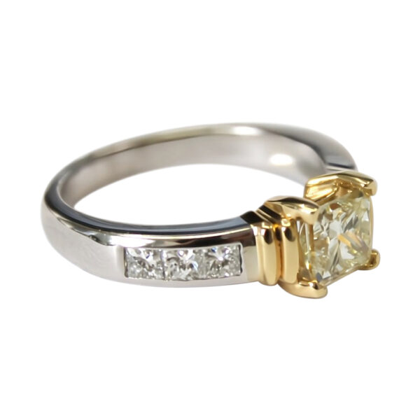 Ladies Engagement Ring - Image 2