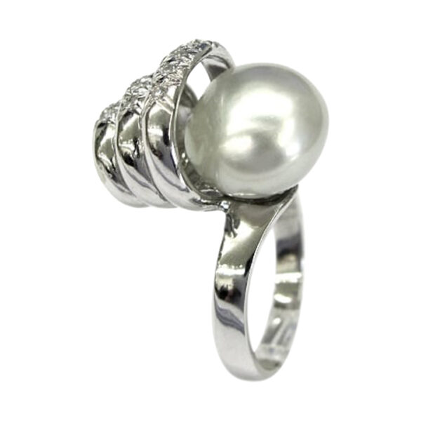 Ladies Diamond and Pearl Ring - Image 2