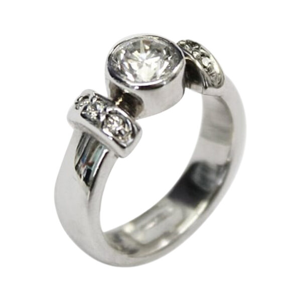 Ladies Engagement Ring - Image 2