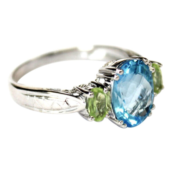 Ladies Blue Topaz and Peridot Ring - Image 2