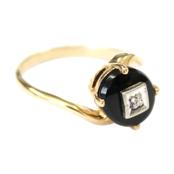 Ladies Onyx and Diamond Ring - Image 2