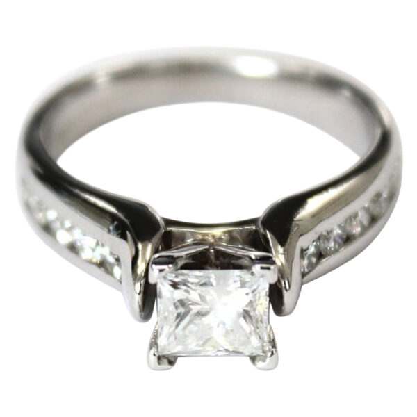 Ladies Engagement Ring