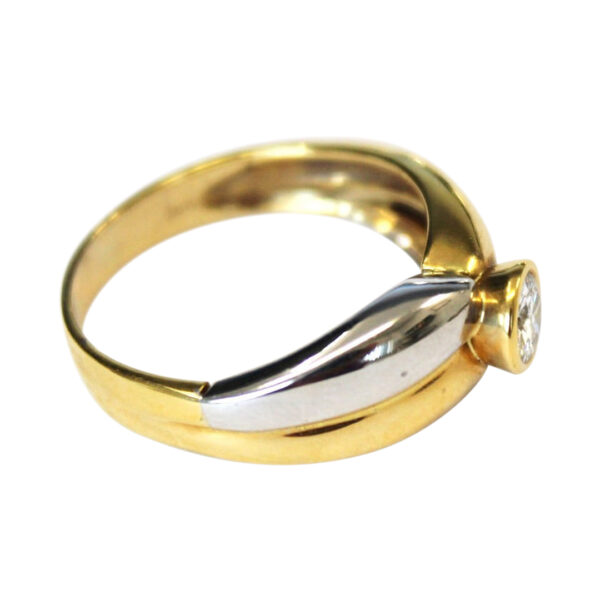 Ladies Diamond Ring - Image 2