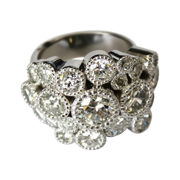 Ladies Diamond Ring - Image 2