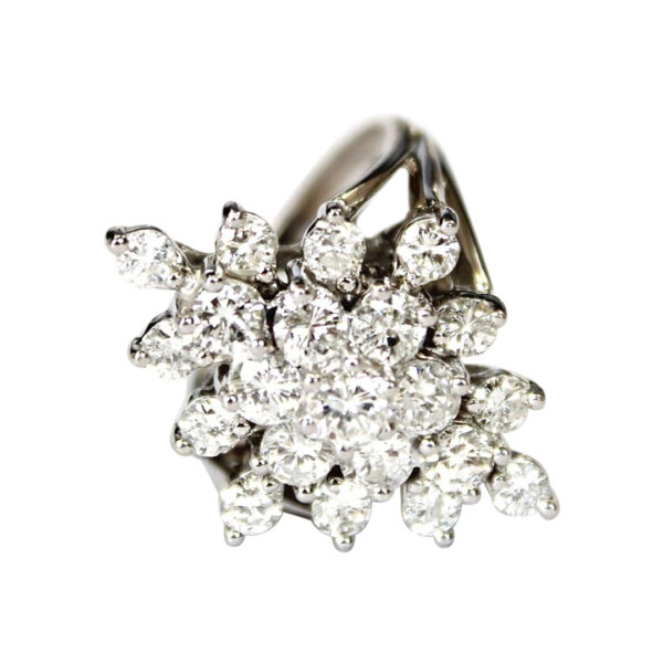 Ladies Diamond Ring - Image 2