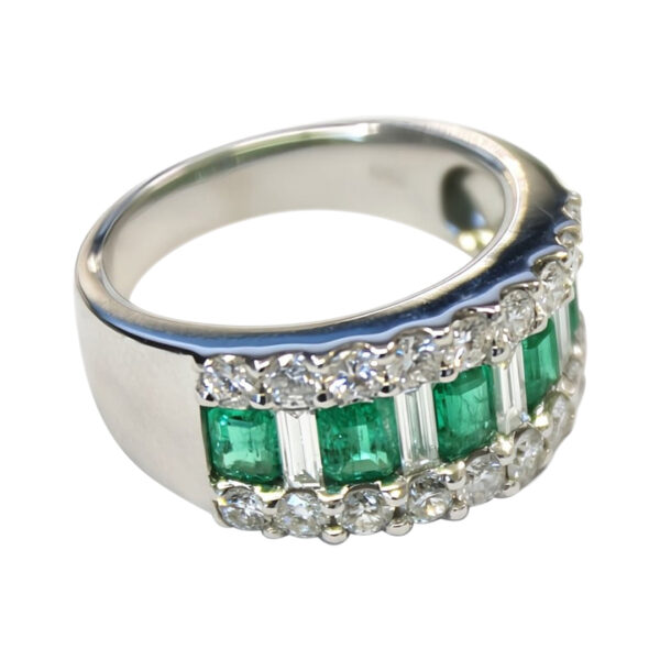 Ladies Emerald and Diamond ring