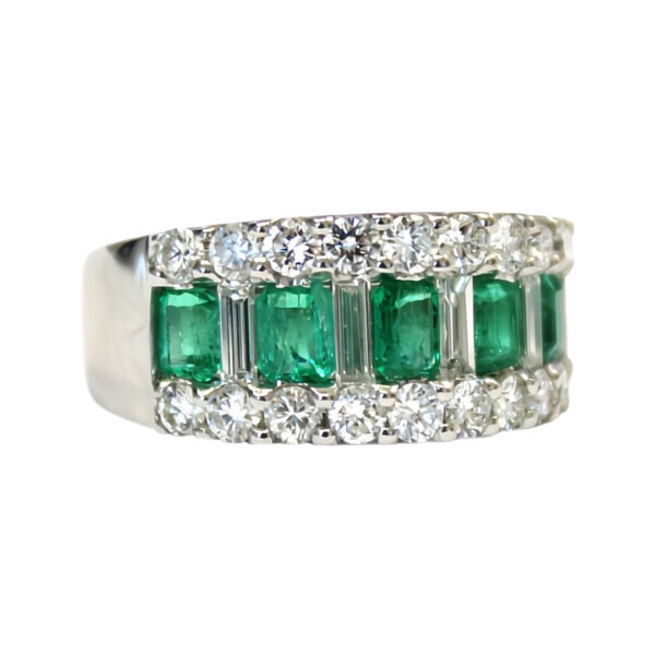 Ladies Emerald and Diamond ring - Image 2