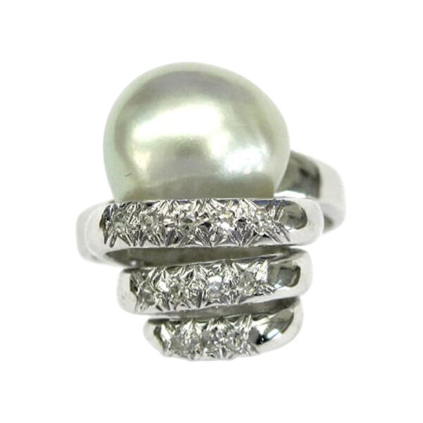 Ladies Diamond and Pearl Ring